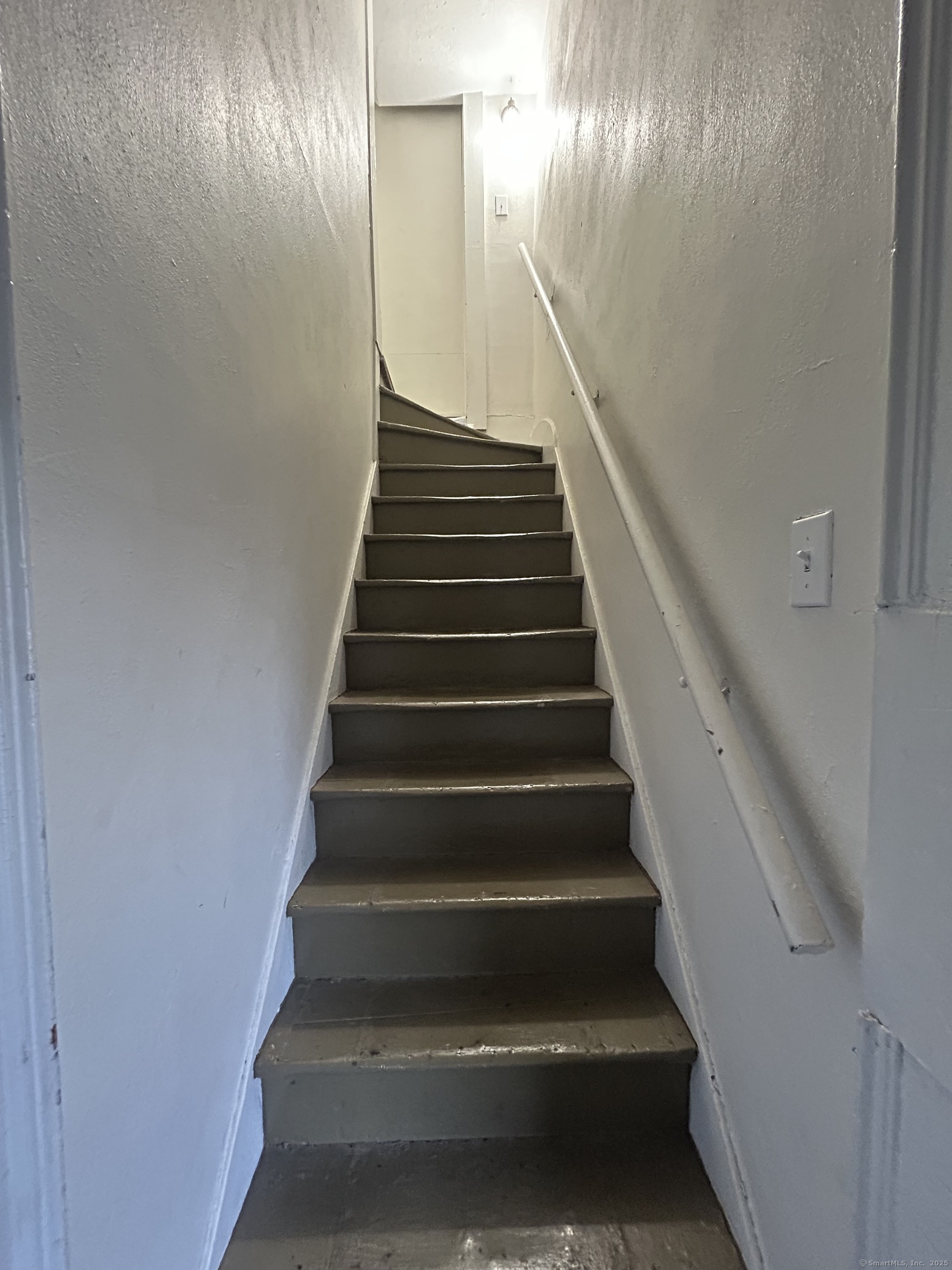 27 West Center Street