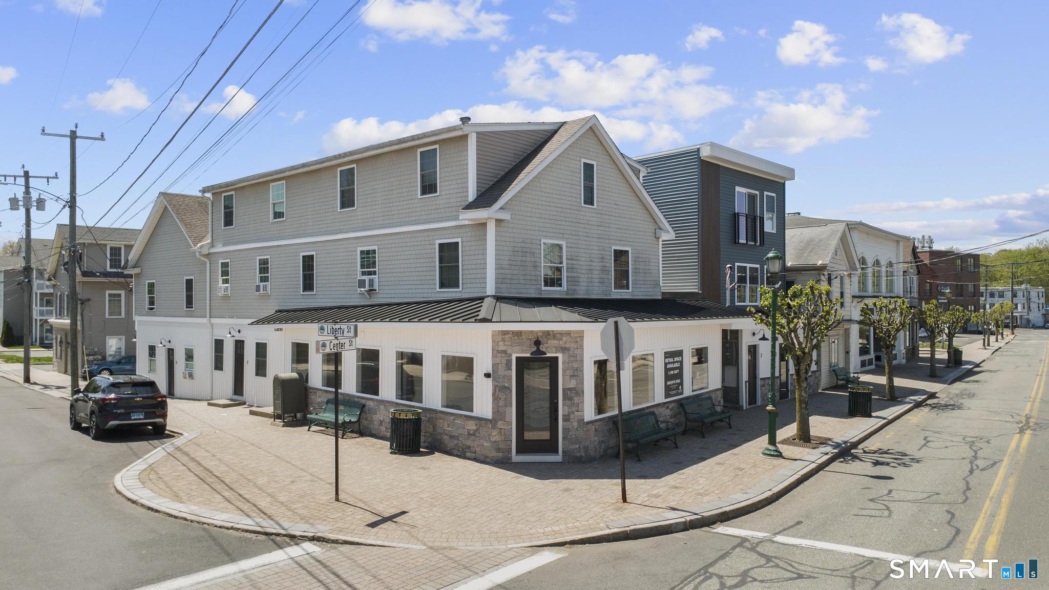122 Center Street