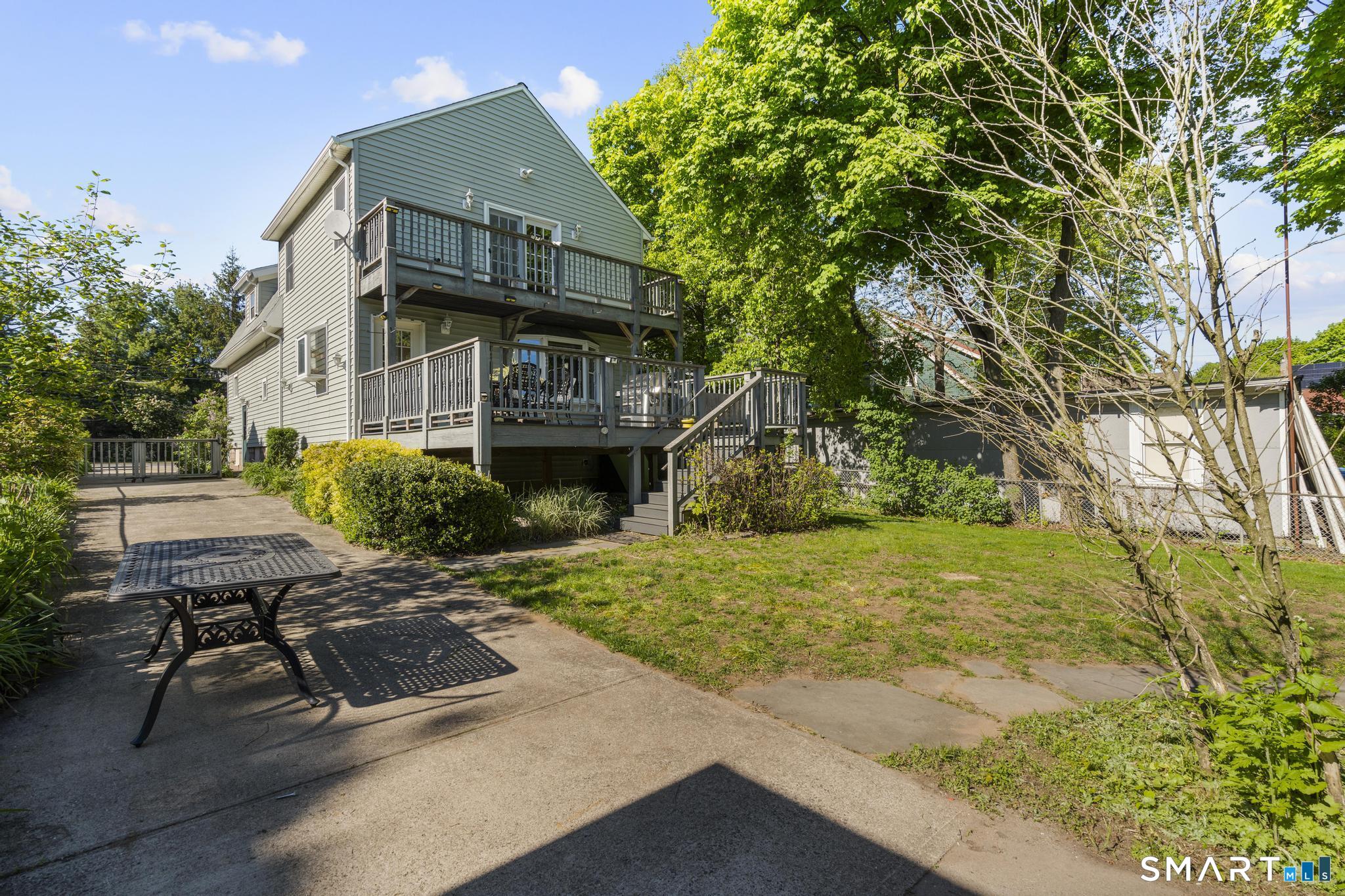 224 Putnam Avenue