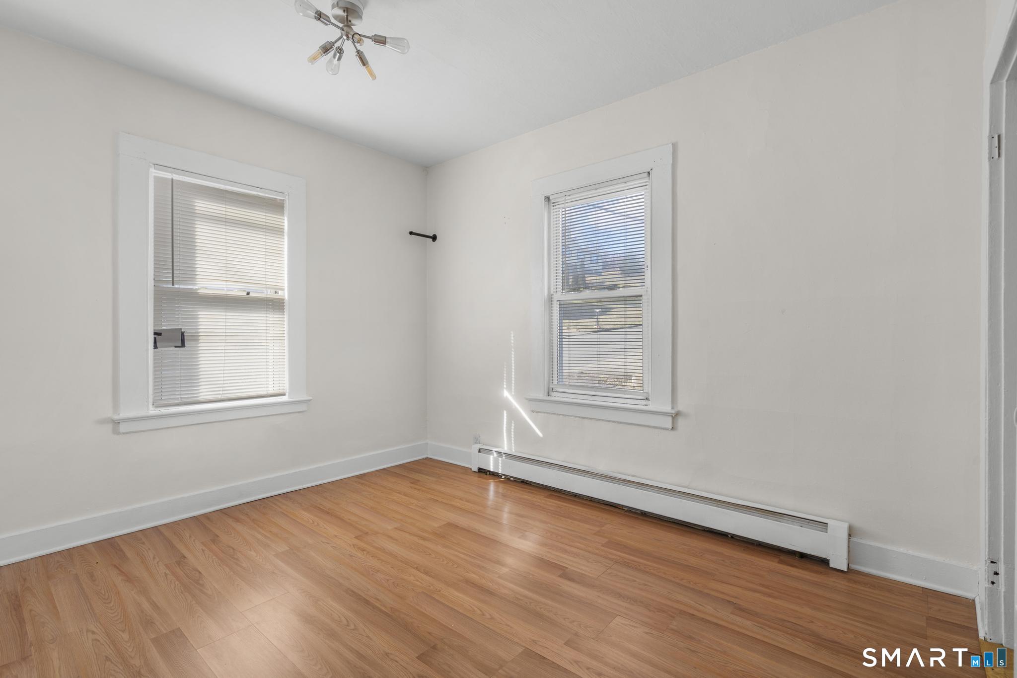 27 Botsford Street