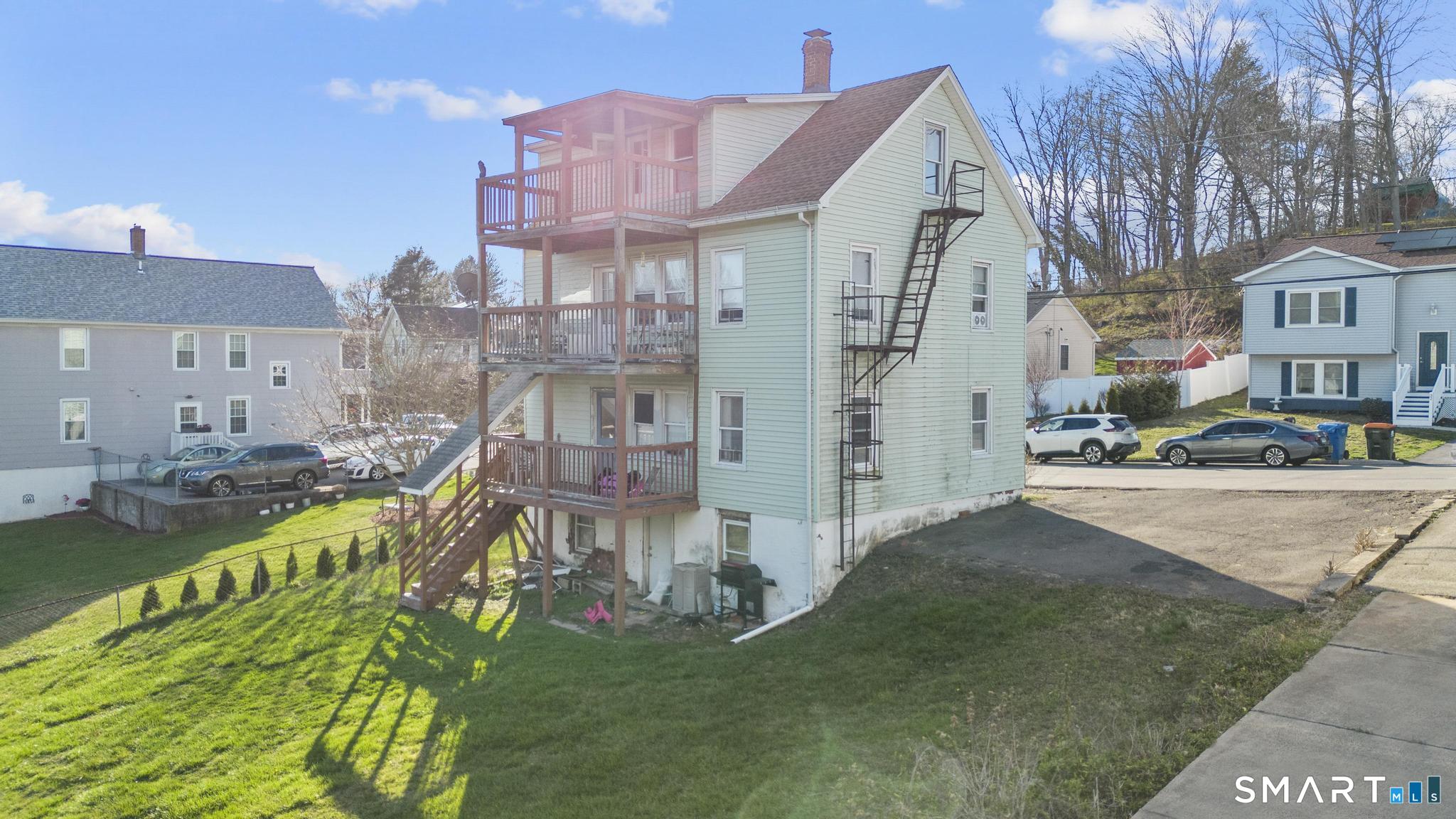 27 Botsford Street