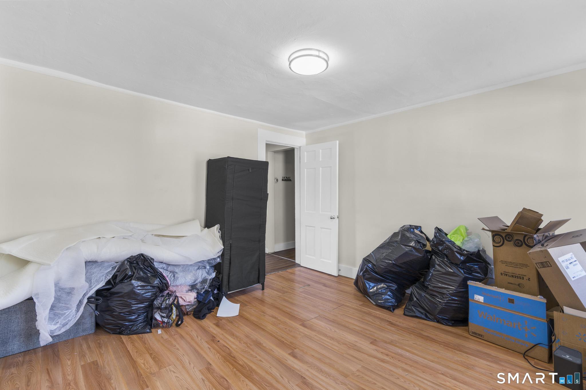 27 Botsford Street