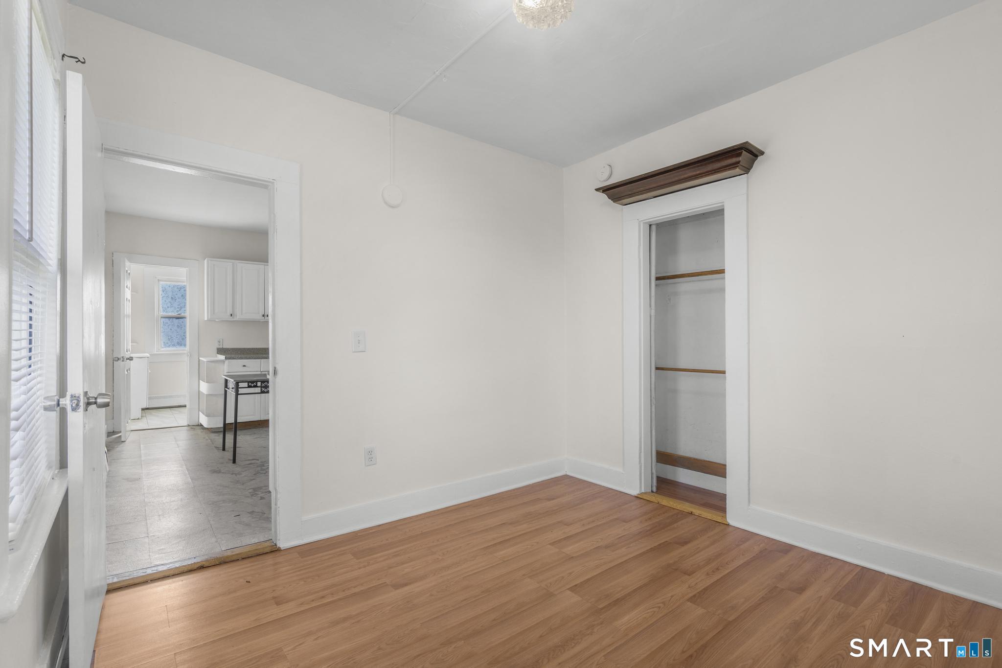 27 Botsford Street