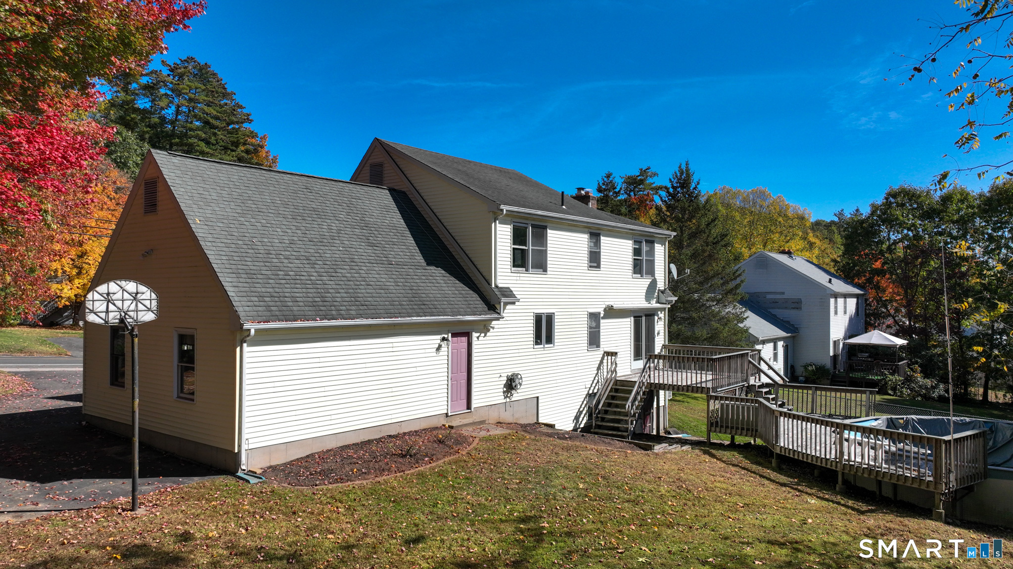 71 Round Hill Road