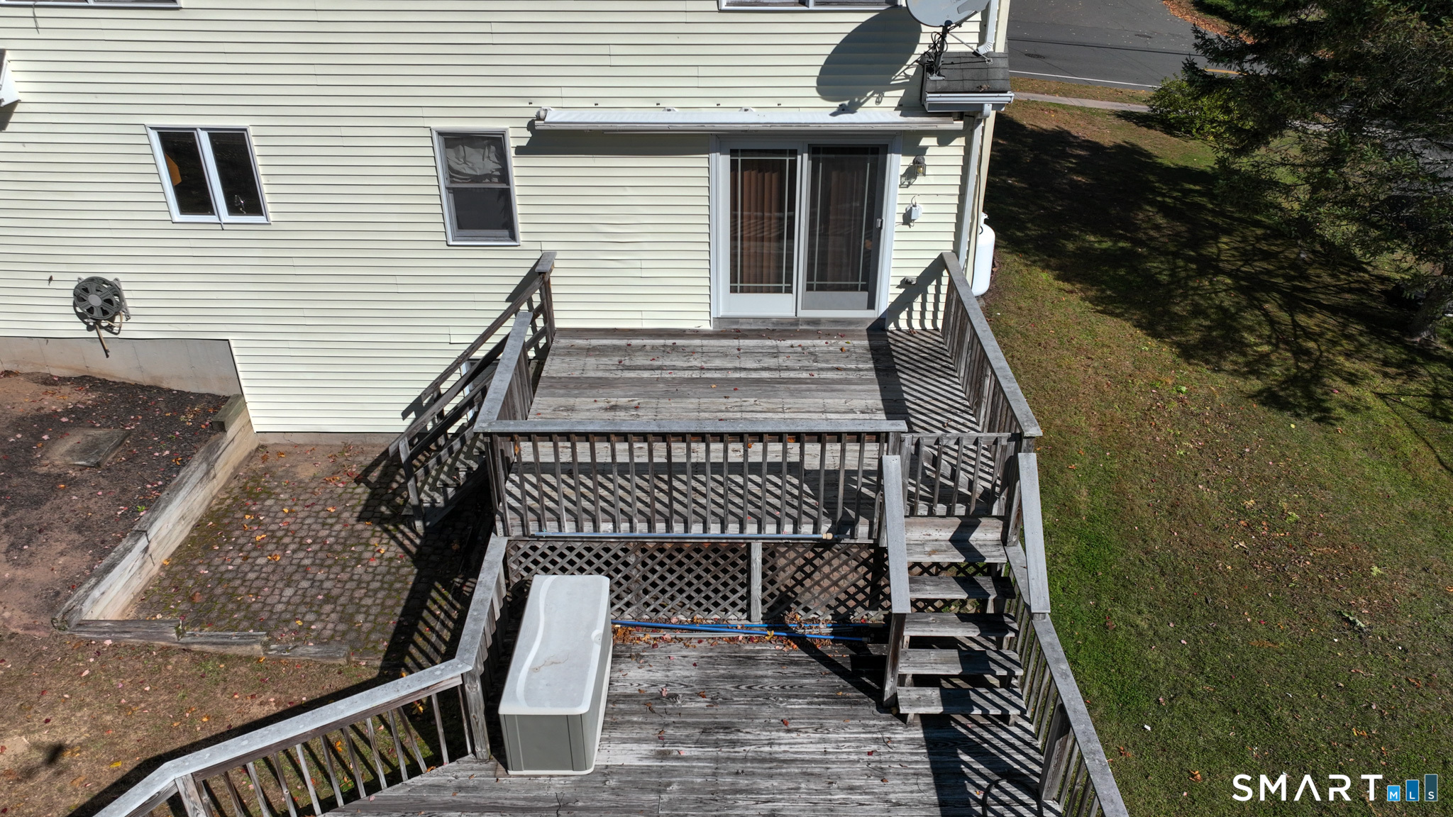 71 Round Hill Road