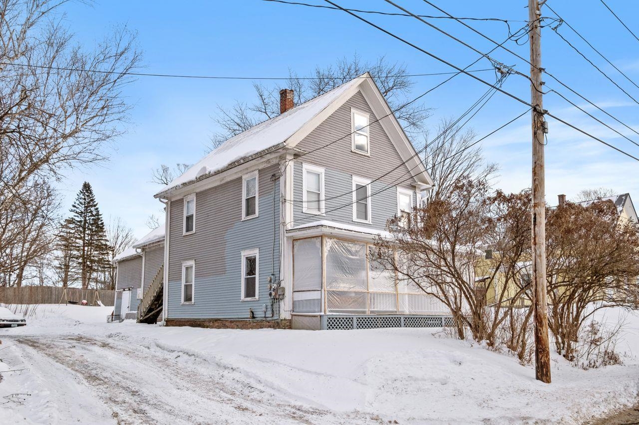 8 Highland Street