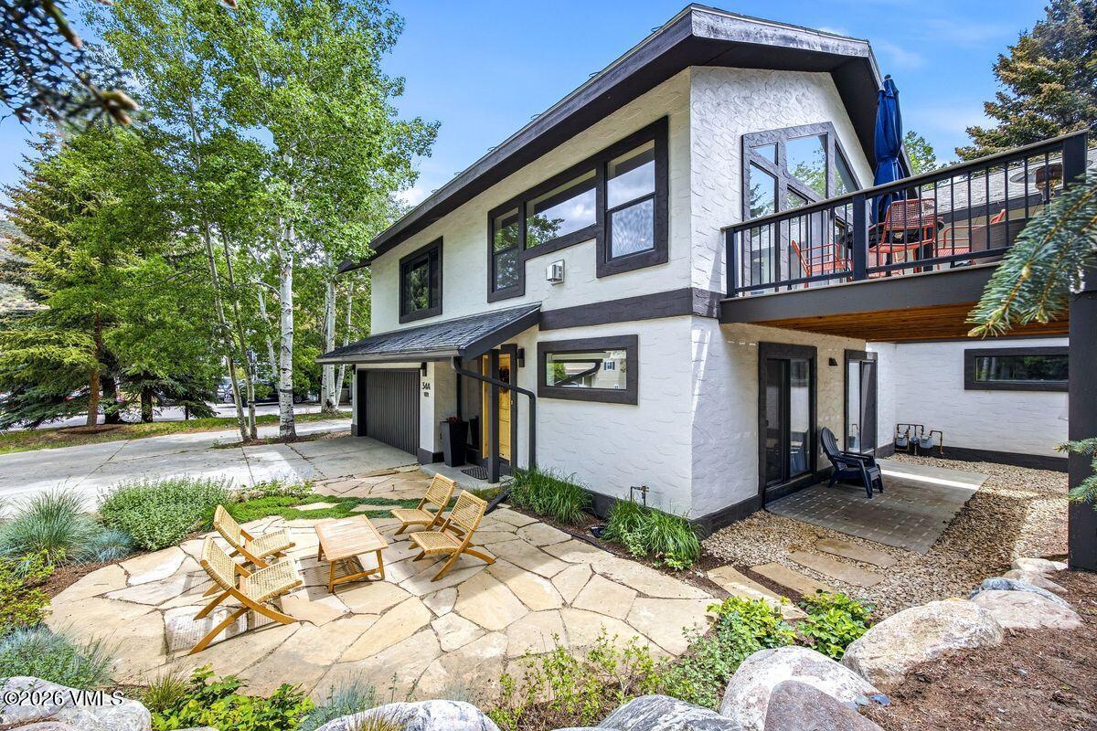 34 Larkspur Lane A