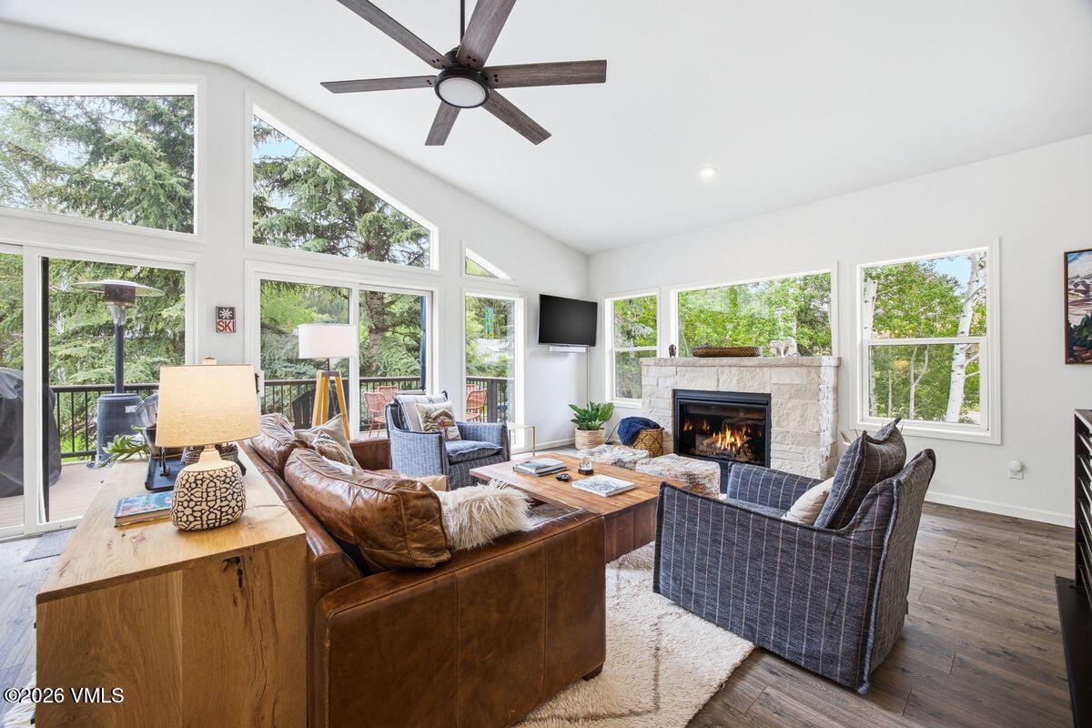 34 Larkspur Lane A