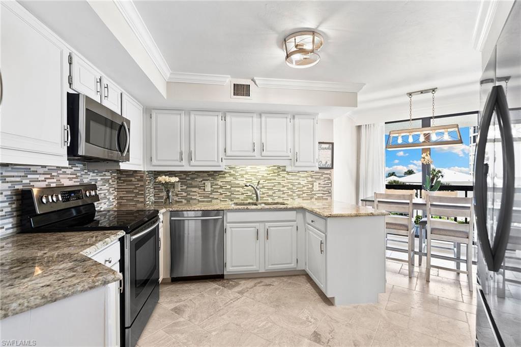 4551 Gulf Shore BLVD N # 400