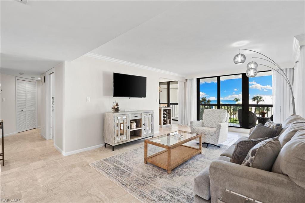 4551 Gulf Shore BLVD N # 400