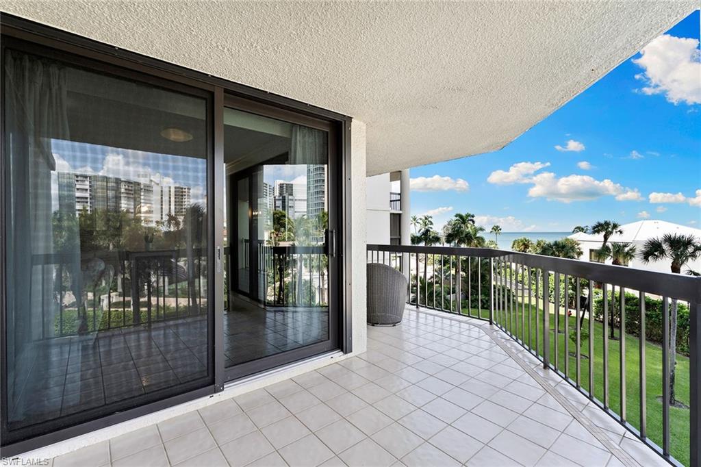 4551 Gulf Shore BLVD N # 400