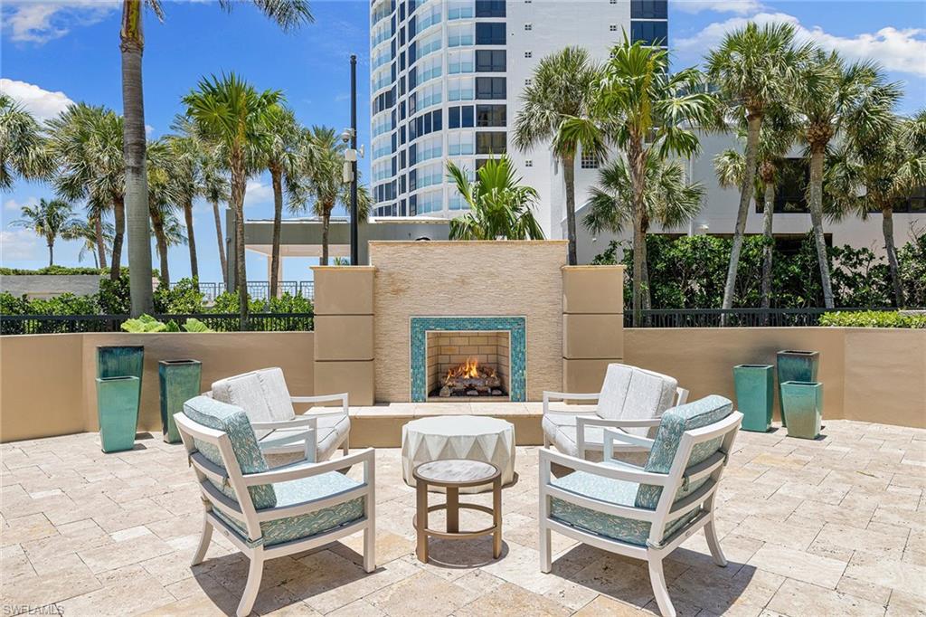 4551 Gulf Shore BLVD N # 400