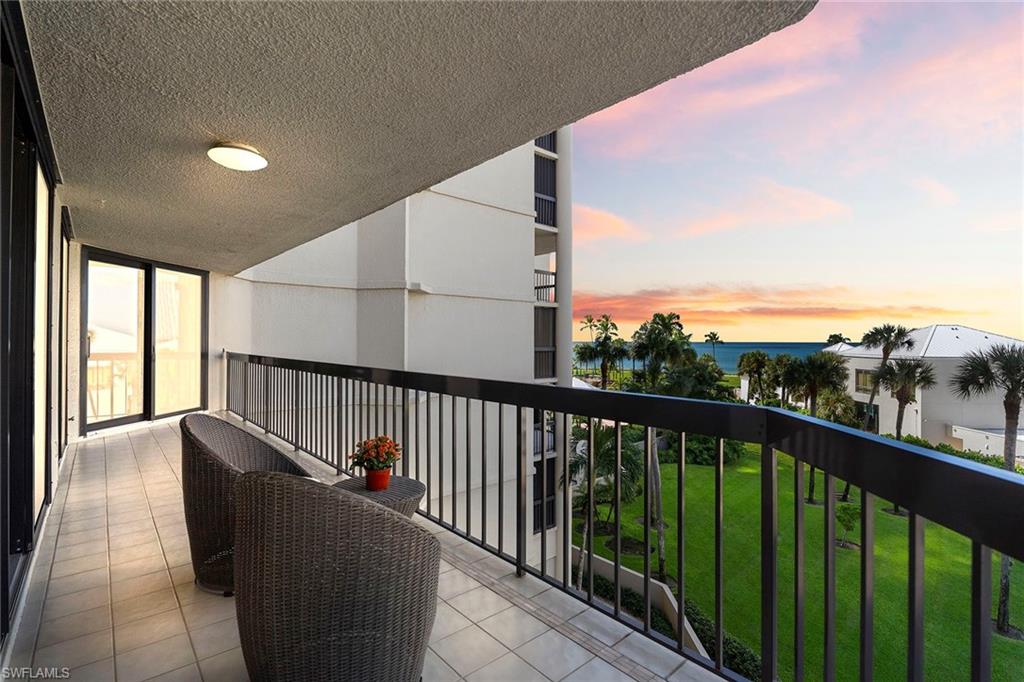 4551 Gulf Shore BLVD N # 400