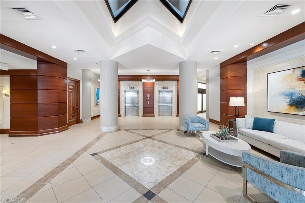 4551 Gulf Shore BLVD N # 400