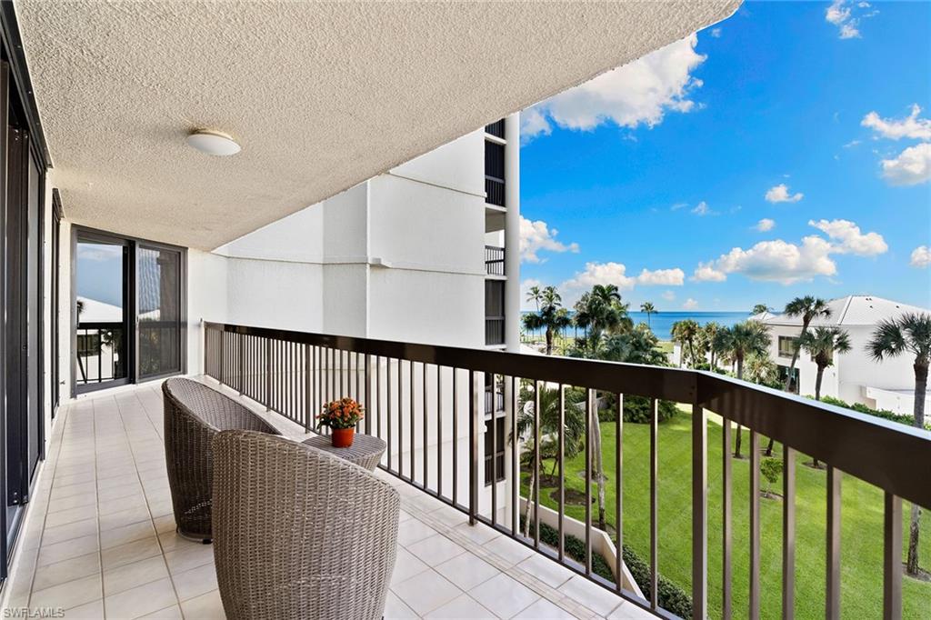 4551 Gulf Shore BLVD N # 400