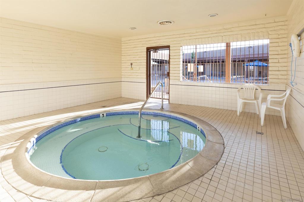 275 S Worthington 150