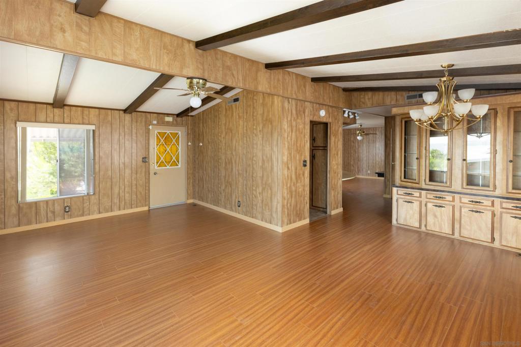 275 S Worthington 150