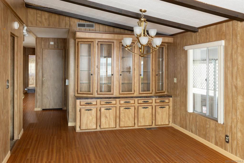 275 S Worthington 150