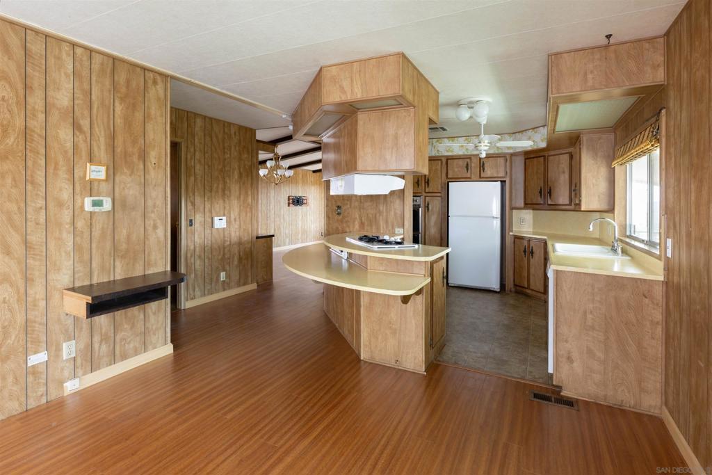 275 S Worthington St 105