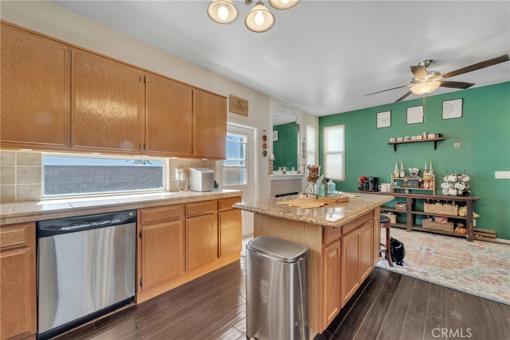 2532 Summerchase Avenue