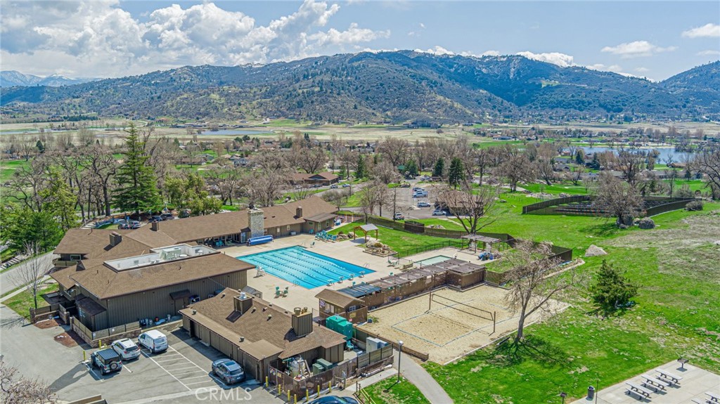 32 Meadow Lakes Drive