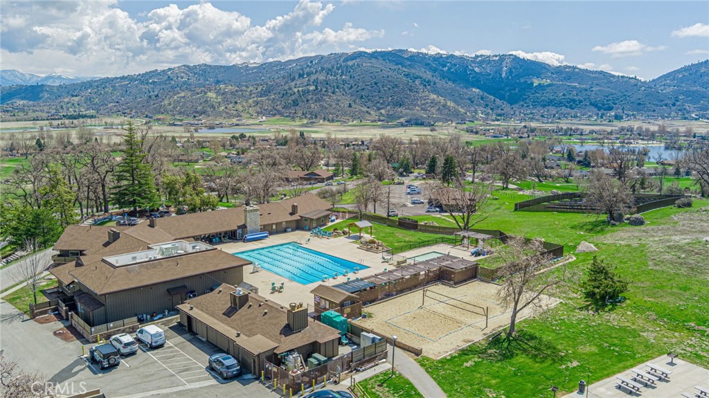 32 Meadow Lakes Drive