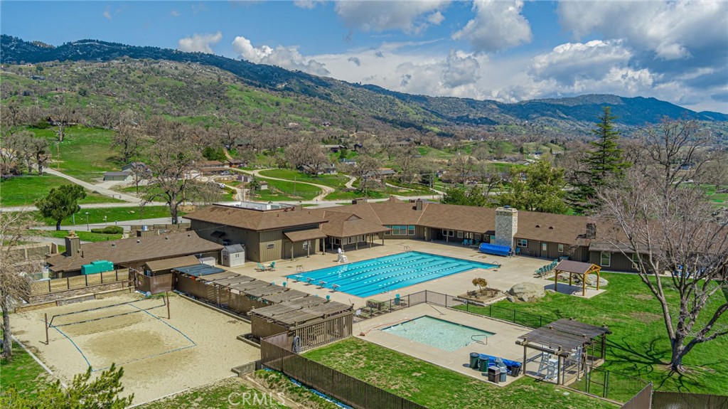 32 Meadow Lakes Drive