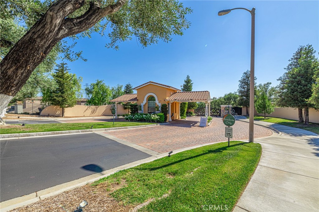 23785 Western Cedar Court