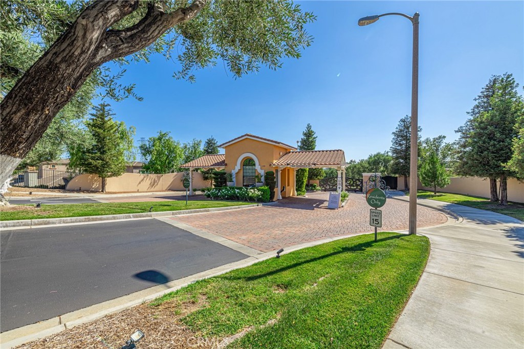 23785 Western Cedar Court