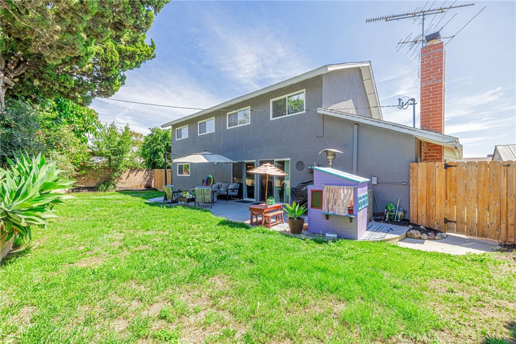 2575 Victoria