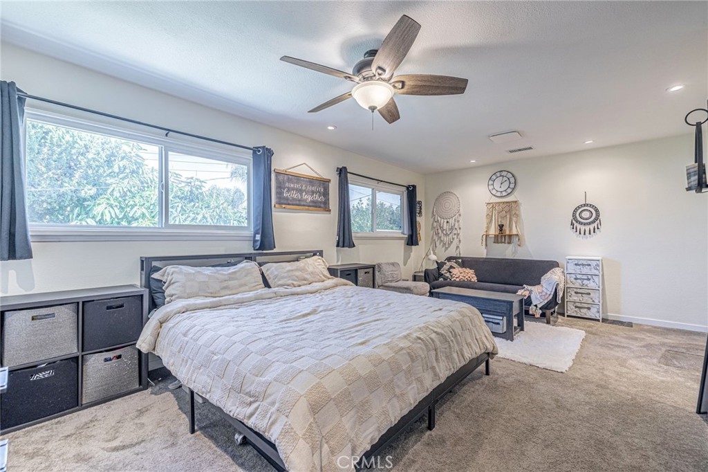 2575 Victoria