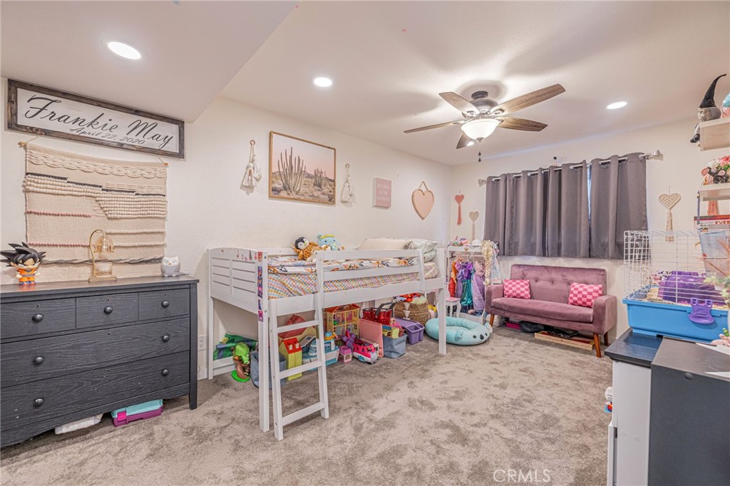 2575 Victoria