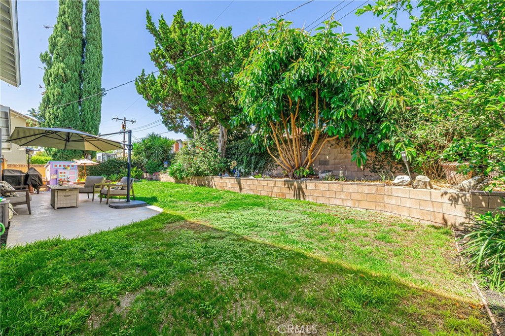 2575 Victoria