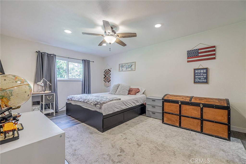 2575 Victoria