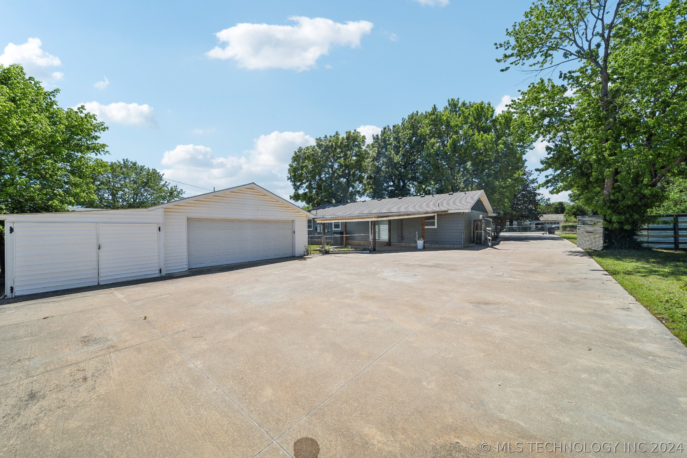 1507 N College Avenue