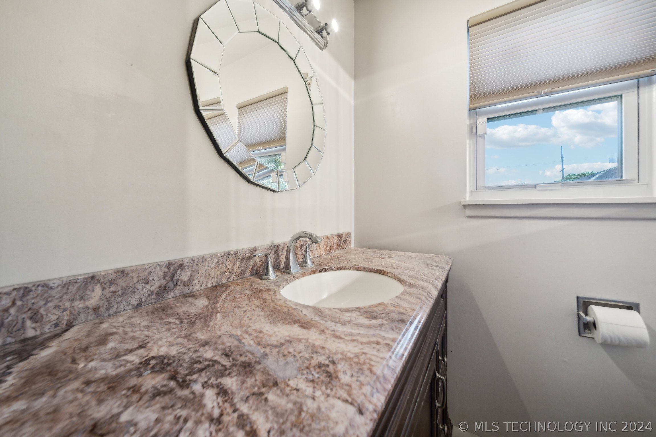 1507 N College Avenue