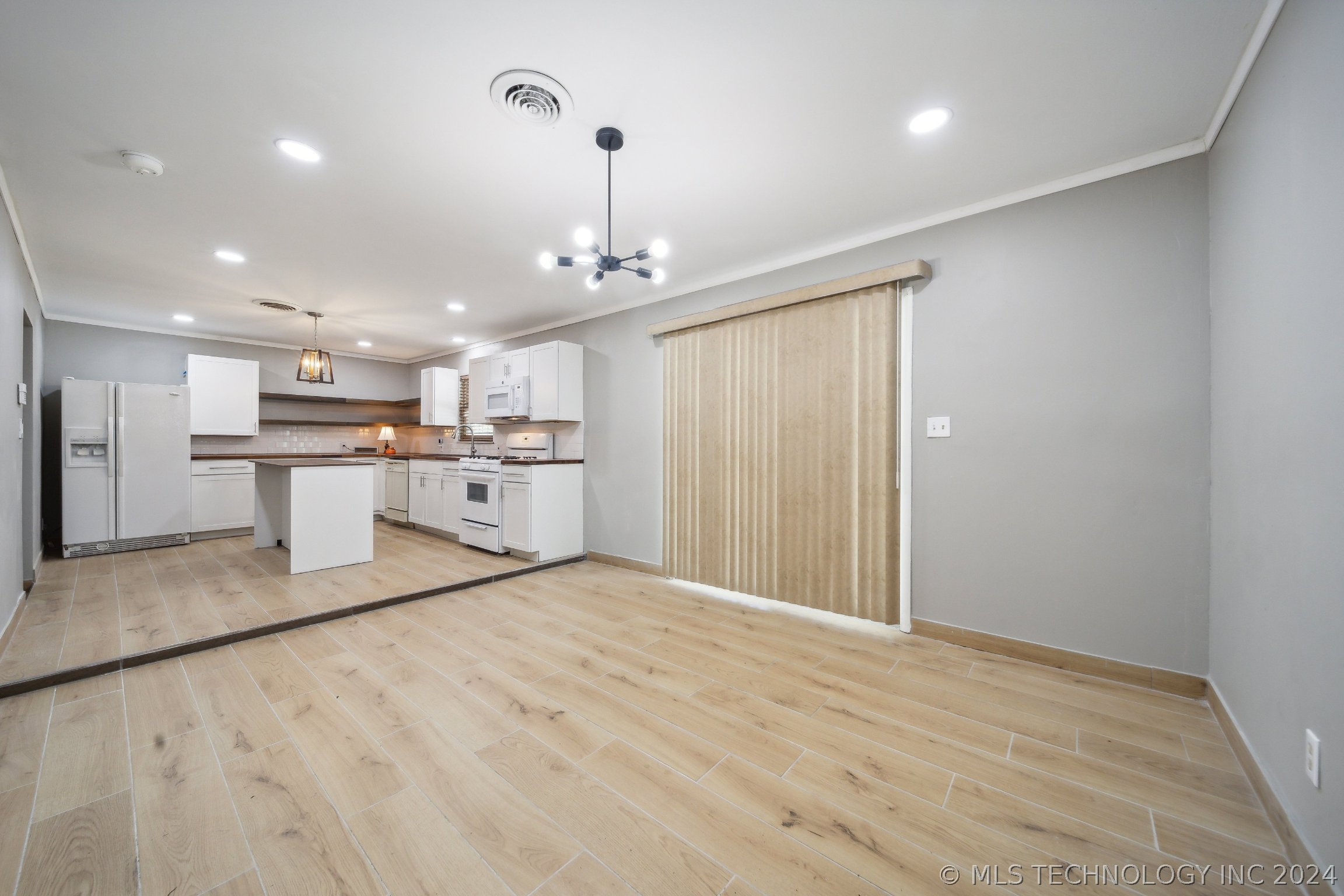 1507 N College Avenue