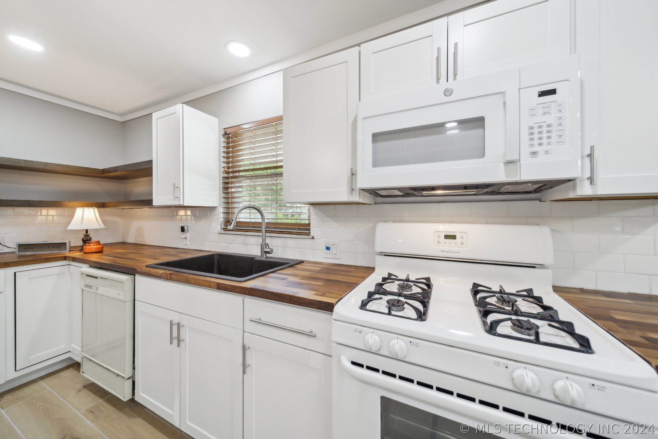 1507 N College Avenue