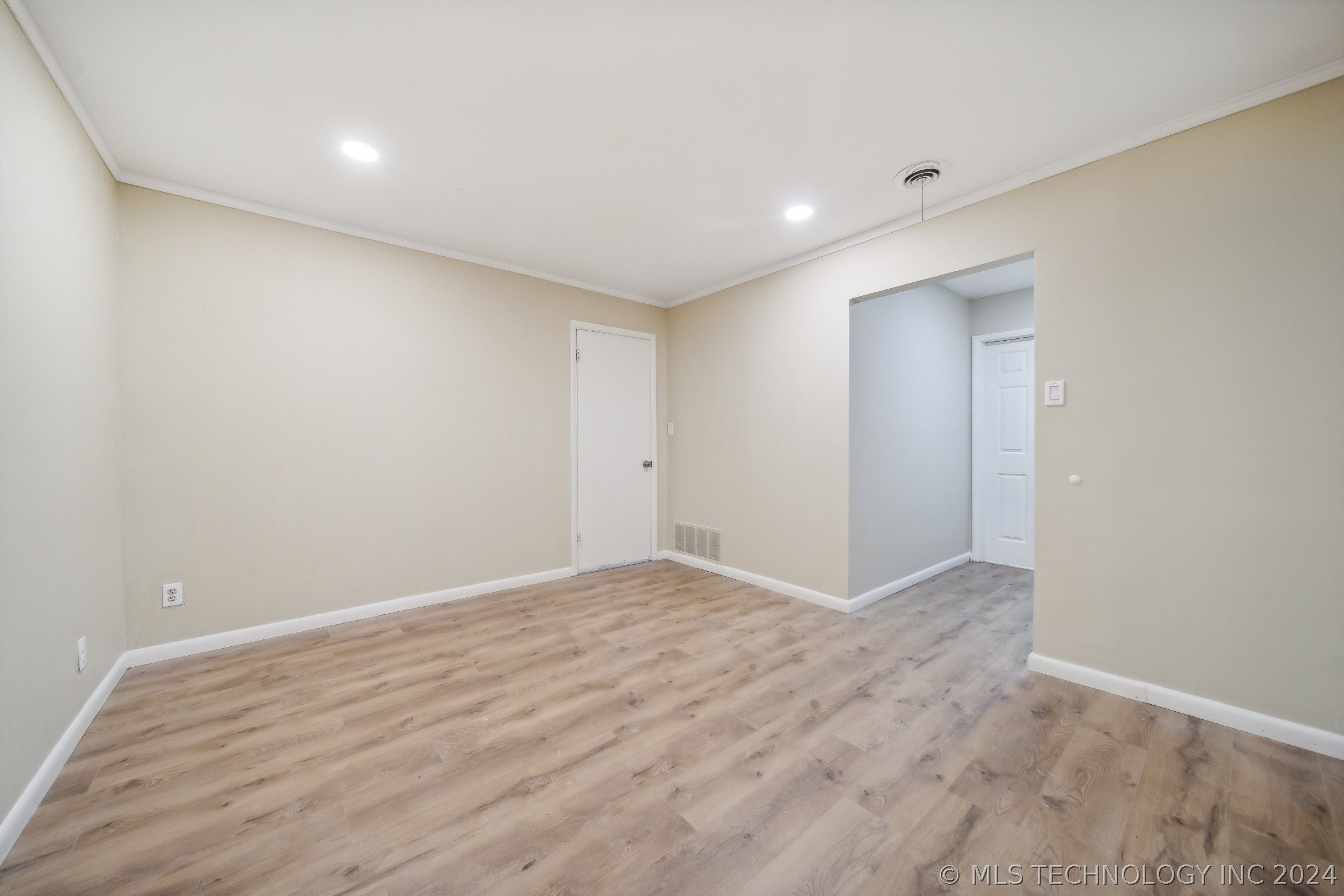 1507 N College Avenue