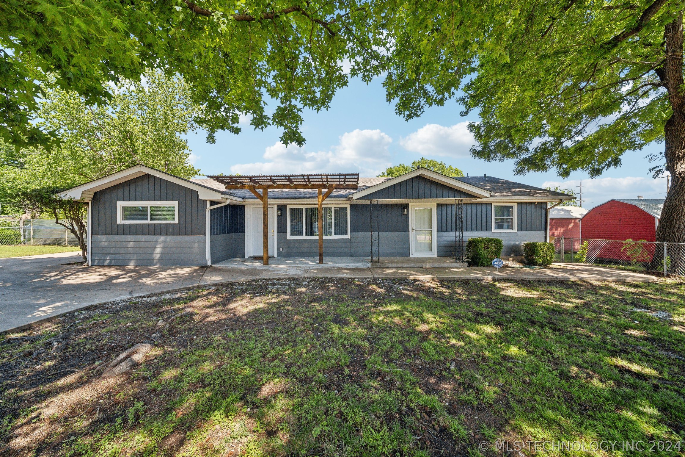 1507 N College Avenue