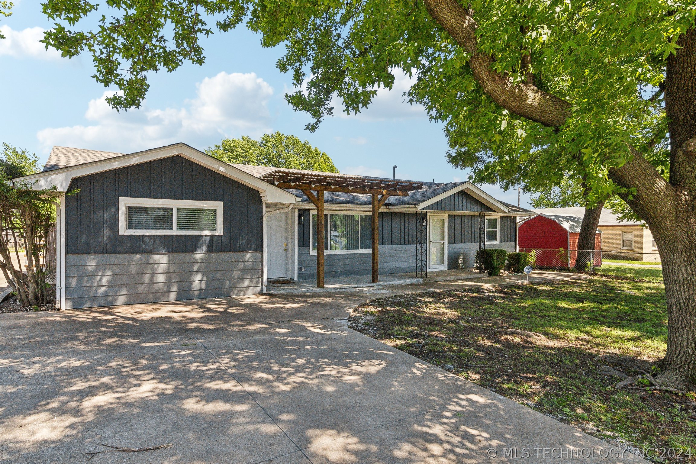 1507 N College Avenue