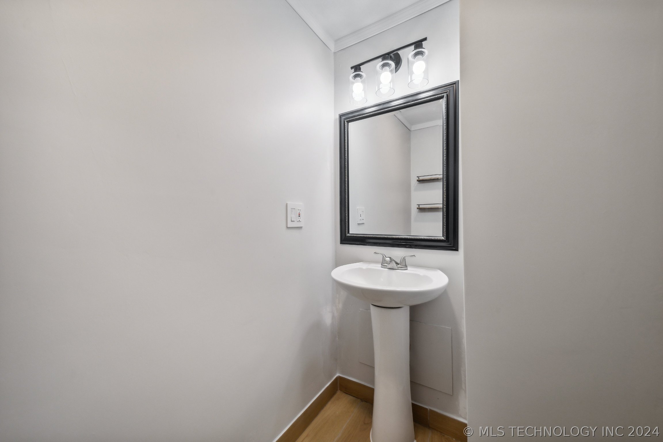 1507 N College Avenue