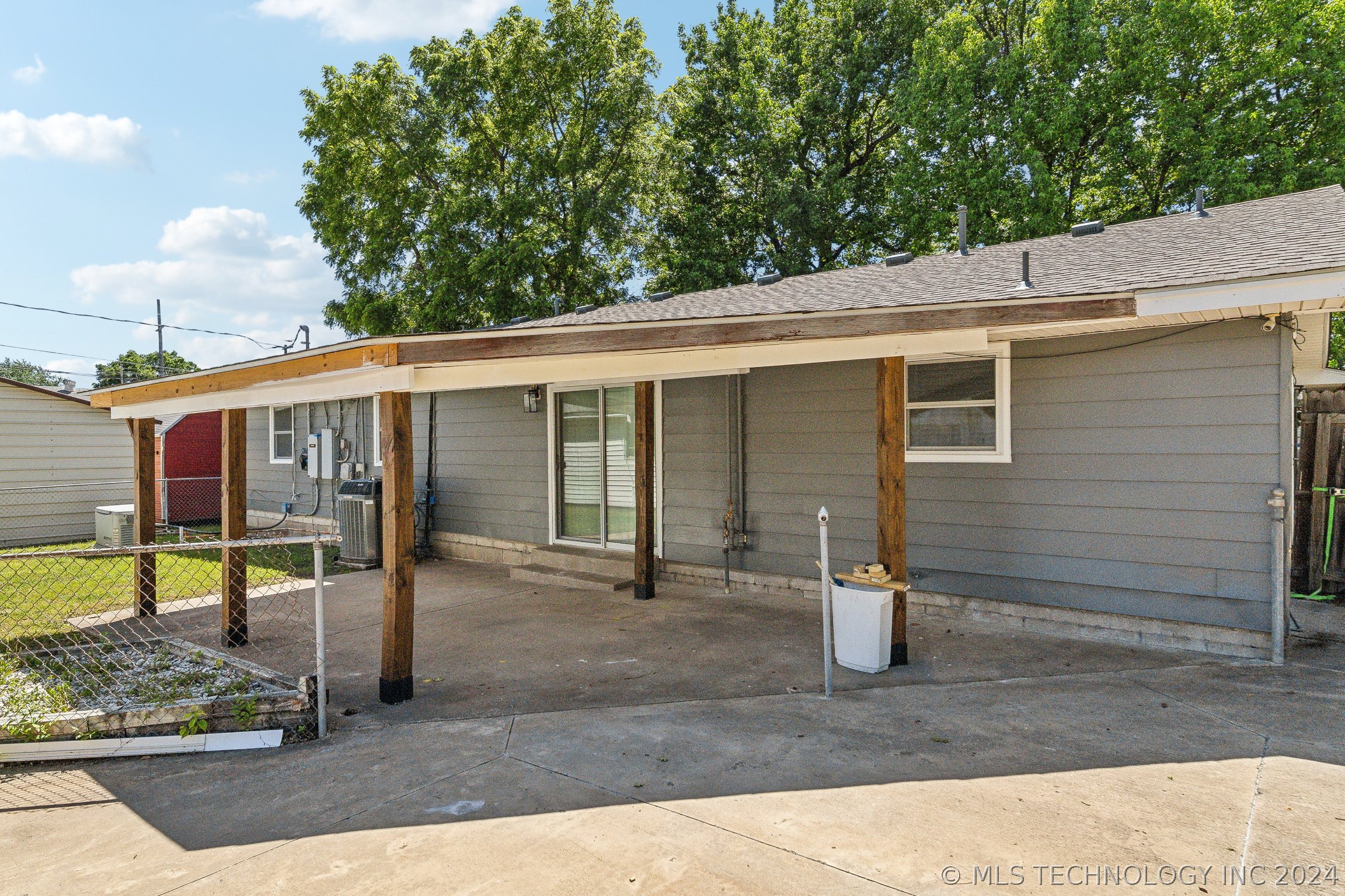 1507 N College Avenue