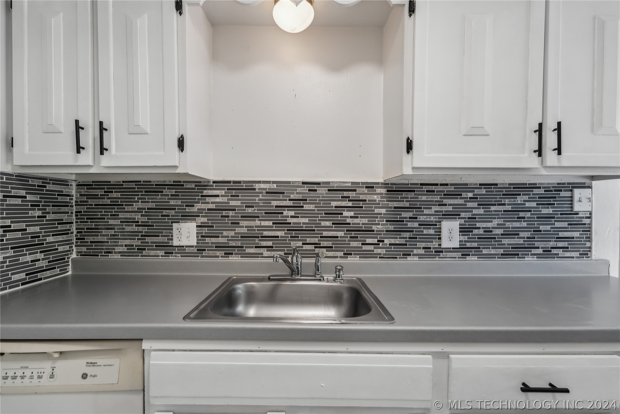 4309 E 68th Street C6