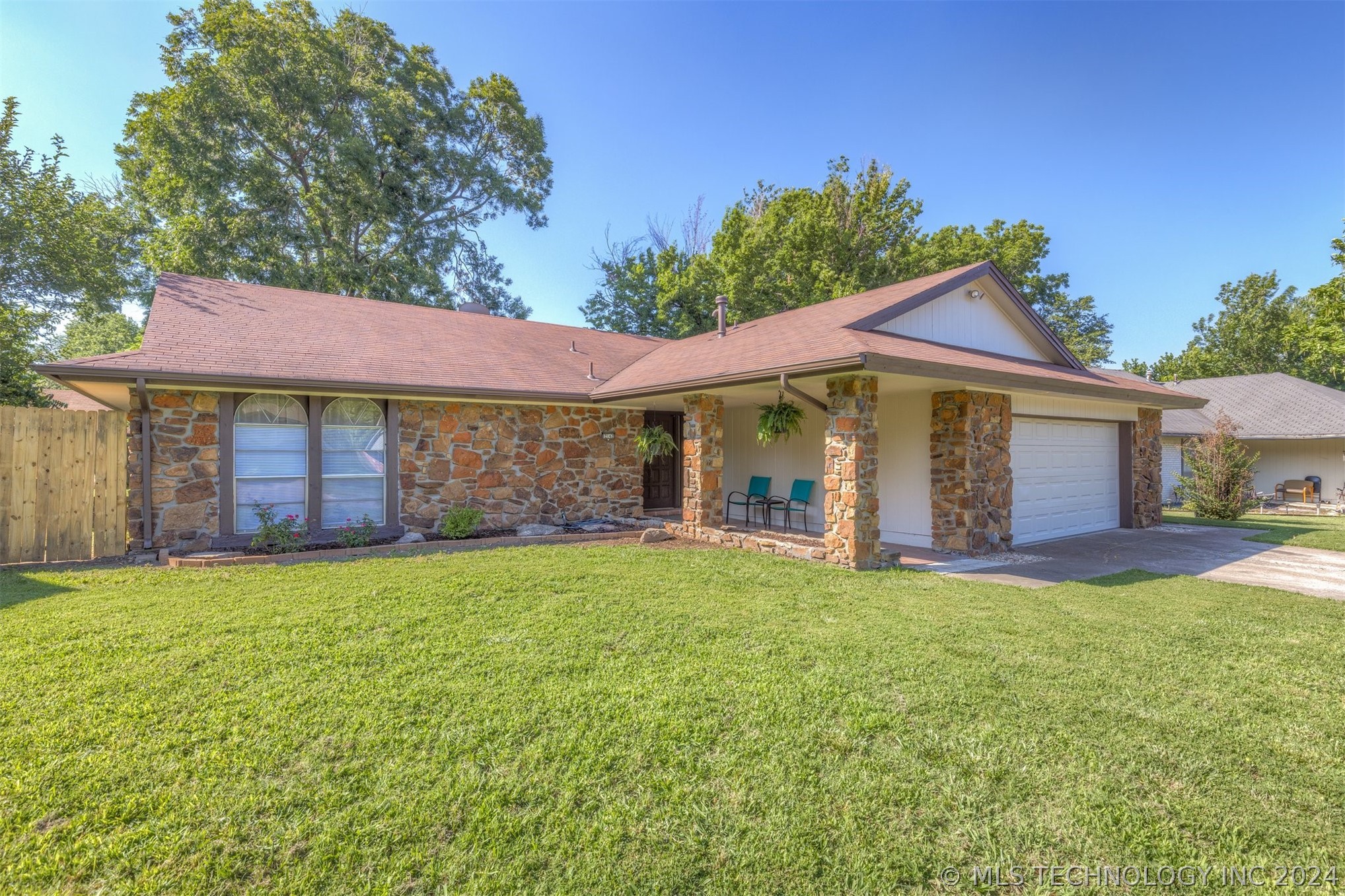 12142 E 37th Place
