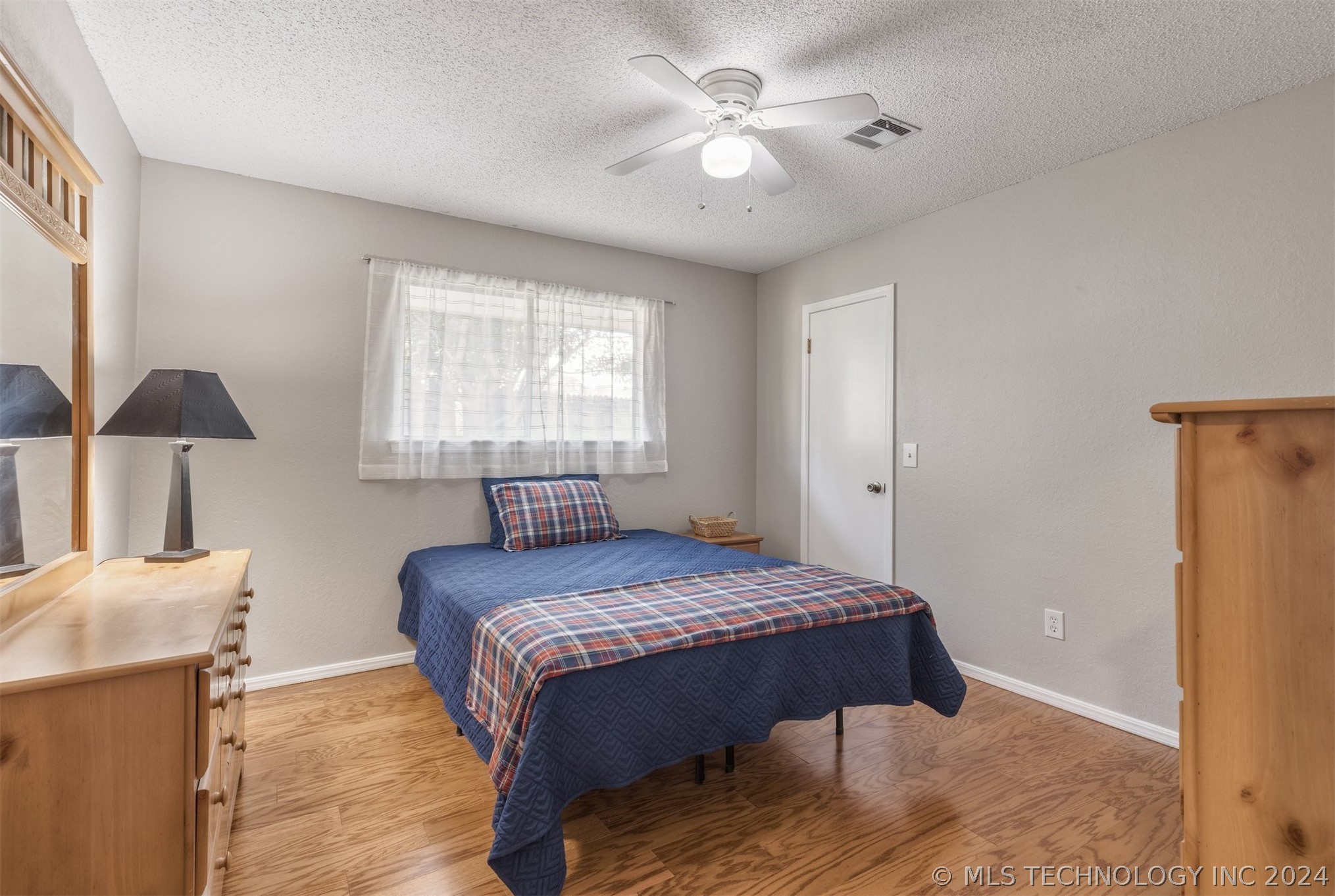 12142 E 37th Place