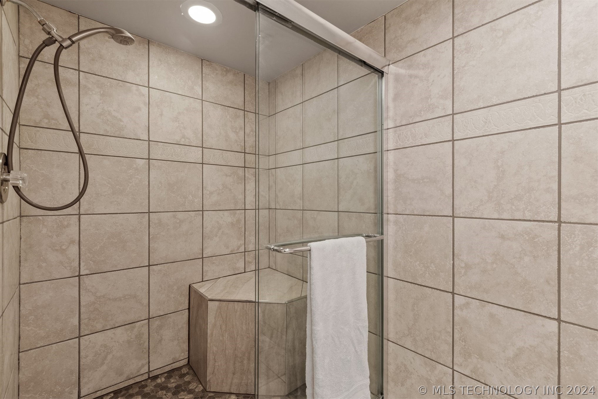 12142 E 37th Place