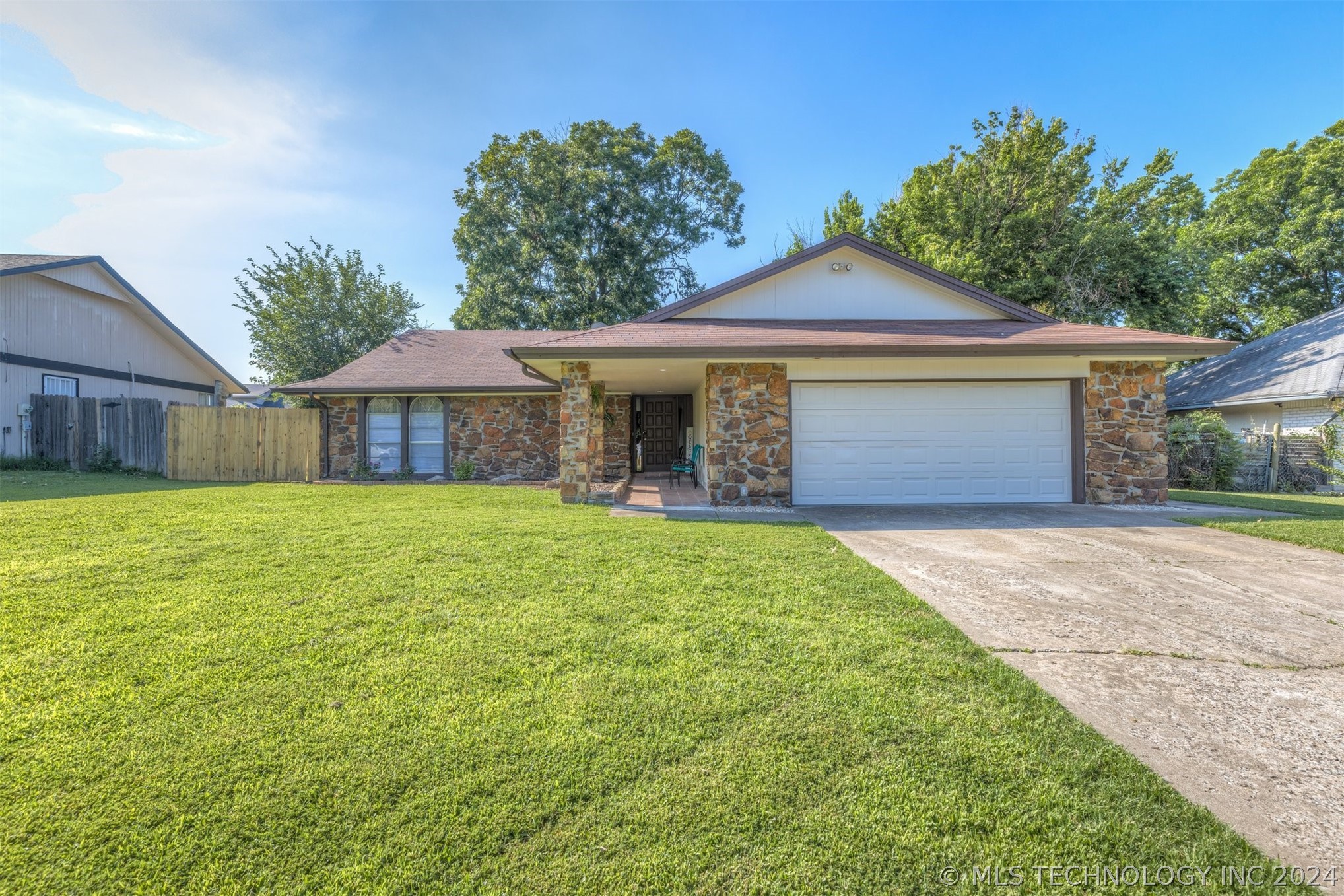 12142 E 37th Place