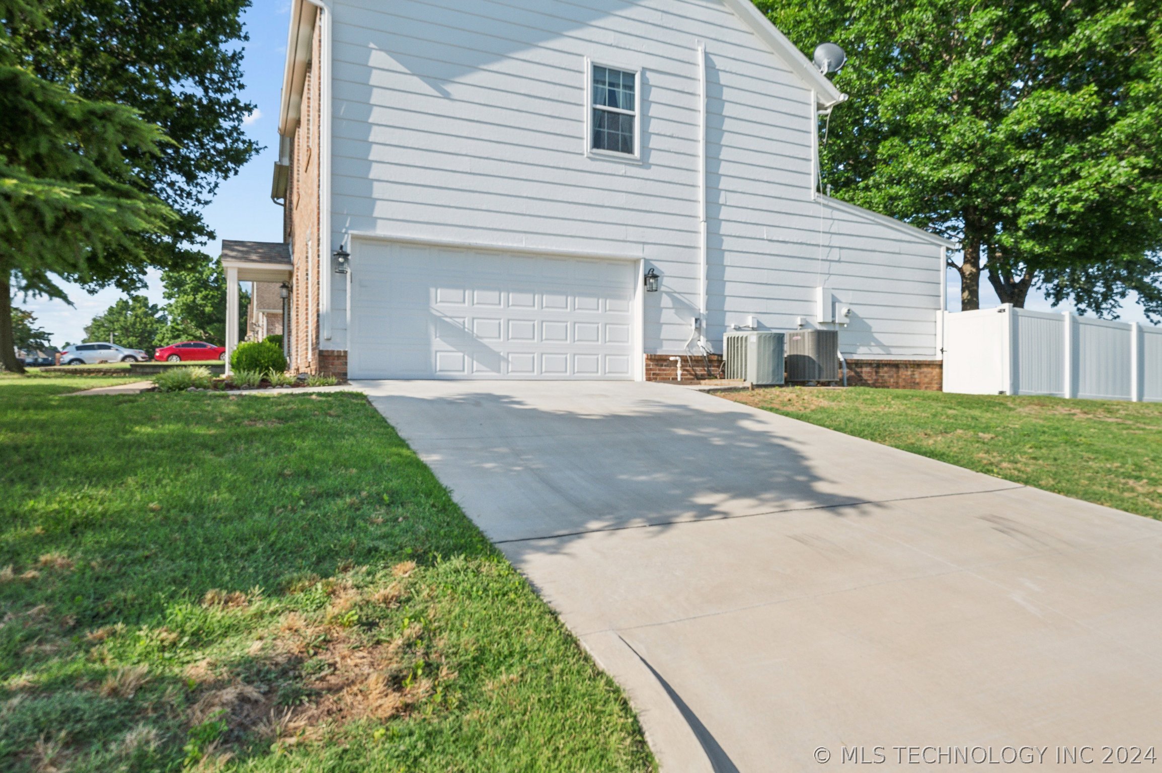 9304 S 85th East Avenue