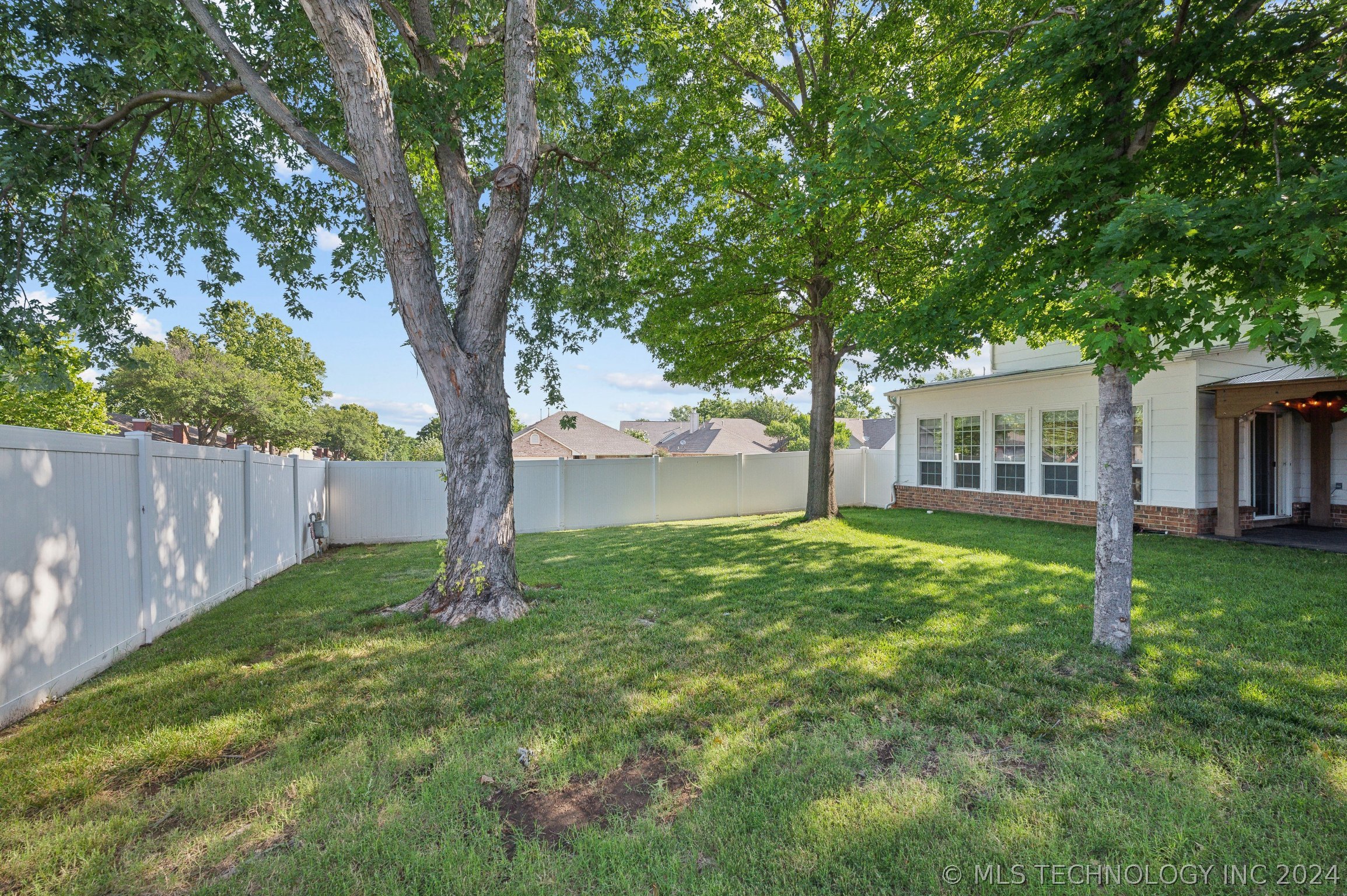 9304 S 85th East Avenue